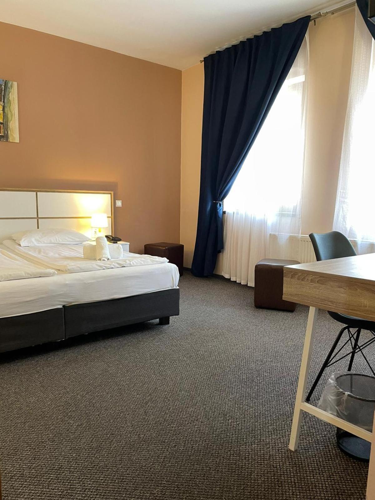Long Street Hotel Braşov Habitación foto